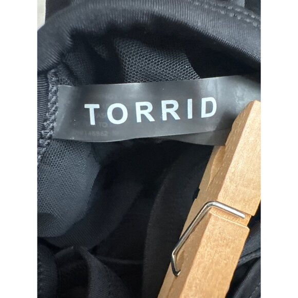 Torrid Black Ruffle Ruched One-Piece Swimsuit Size 2X plus slimming - Picture 4 of 8